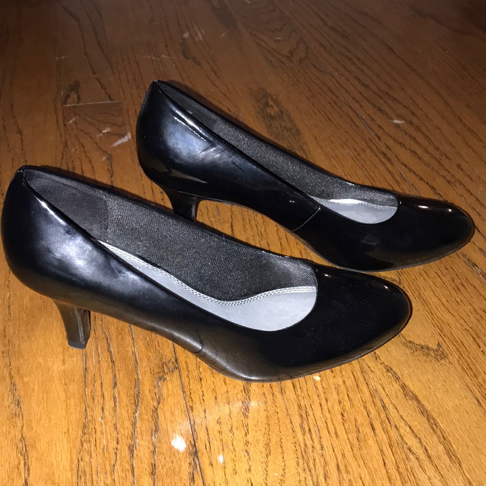 Black heels closed toe